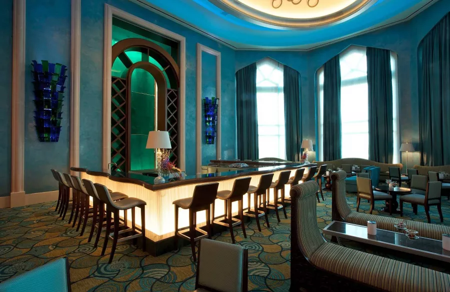 Отель Atlantis, The Palm 5* в Дубаи: Отель, Номера, Бассейны, Отель на островах, Аквапарк, Конференц-залы, Рестораны, Бары, Кафе, Шведский стол, СПА, Клубы,