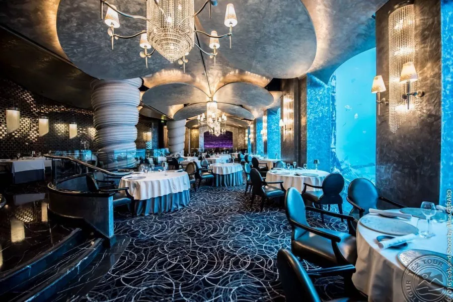 Отель Atlantis, The Palm 5* в Дубаи: Отель, Номера, Бассейны, Отель на островах, Аквапарк, Конференц-залы, Рестораны, Бары, Кафе, Шведский стол, СПА, Клубы,
