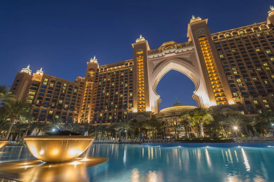 Отель Atlantis, The Palm 5* в Дубаи: Отель, Номера, Бассейны, Отель на островах, Аквапарк, Конференц-залы, Рестораны, Бары, Кафе, Шведский стол, СПА, Клубы,