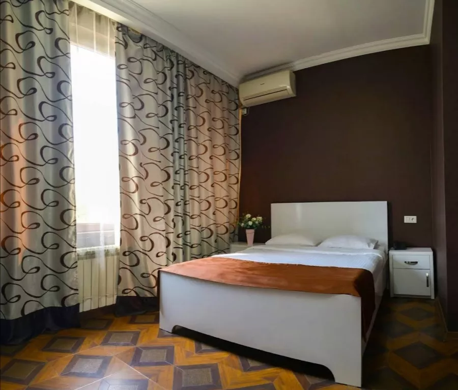 New Eurolux სასტუმრო (Гостиница New Eurolux) в Тбилиси: Гостиница, Чилим,