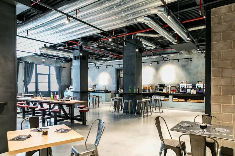 Отель J24 Hotel Milano 4* в Милане: Отель, Ресторан при отеле, Отель4*, Шведский стол, Конференц-зал,