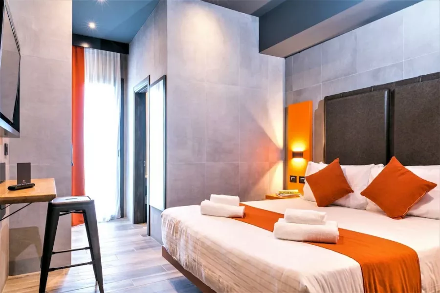 Отель J24 Hotel Milano 4* в Милане: Отель, Ресторан при отеле, Отель4*, Шведский стол, Конференц-зал,