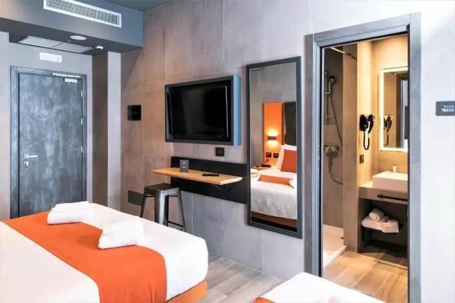 Отель J24 Hotel Milano 4* в Милане: Отель, Ресторан при отеле, Отель4*, Шведский стол, Конференц-зал,