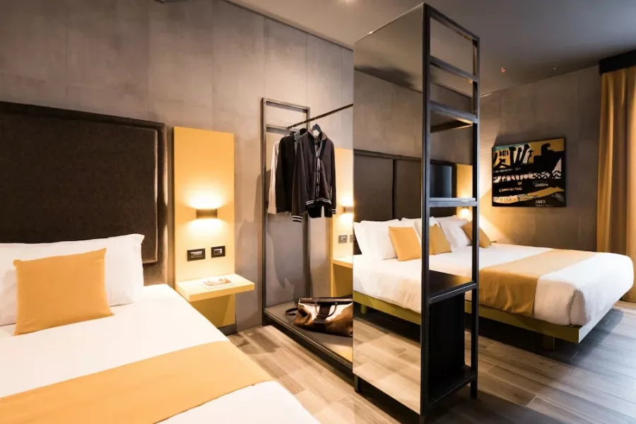 Отель J24 Hotel Milano 4* в Милане: Отель, Ресторан при отеле, Отель4*, Шведский стол, Конференц-зал,