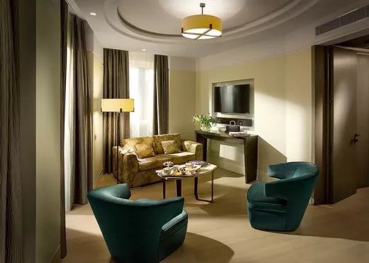Отель "Cavour 4*"