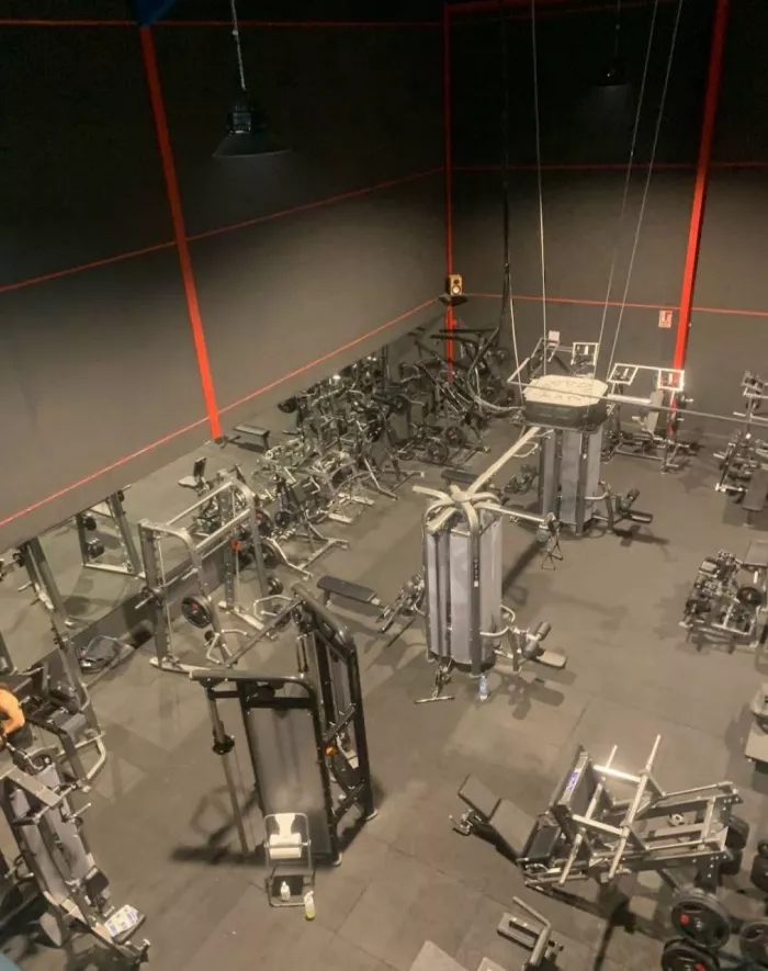 Фитнес зал "Titan Fitness Alicante"