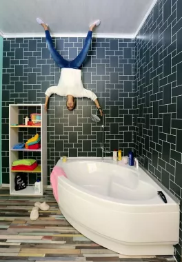 Перевернутый дом "Upside down House"