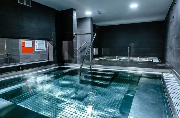 Фитнес клуб "Cosmopolitan Spa & Fitness Club"