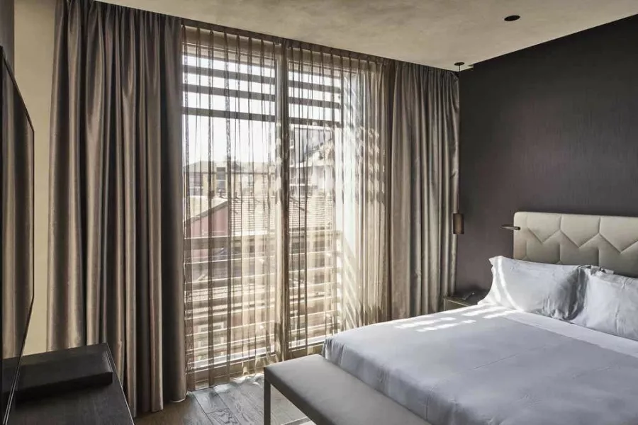 Отель Viu Milan 5* в Милане: Отель в центре, Спа, Тренажерный зал, Терраса, Бассейн на крыше, Современные номера, Вечеринки, Оздоровительный центр, Конференц-зал, Трансфер, Бар,