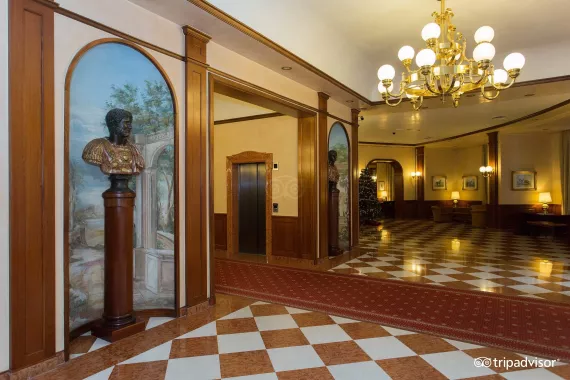 Отель"Leonardo Hotel Milan City Center 4*"