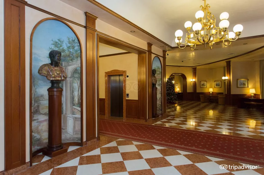 ОтельLeonardo Hotel Milan City Center 4* в Милане: Отель в центре, Фитнесс-центр, Конференц-зал, Ресторан, Открытая терраса, Бар, Трансфер, Шведский стол,