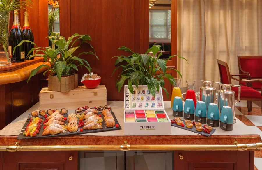 ОтельLeonardo Hotel Milan City Center 4* в Милане: Отель в центре, Фитнесс-центр, Конференц-зал, Ресторан, Открытая терраса, Бар, Трансфер, Шведский стол,