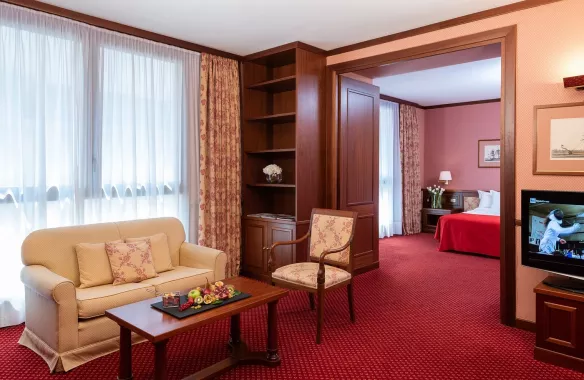 Отель"Leonardo Hotel Milan City Center 4*"