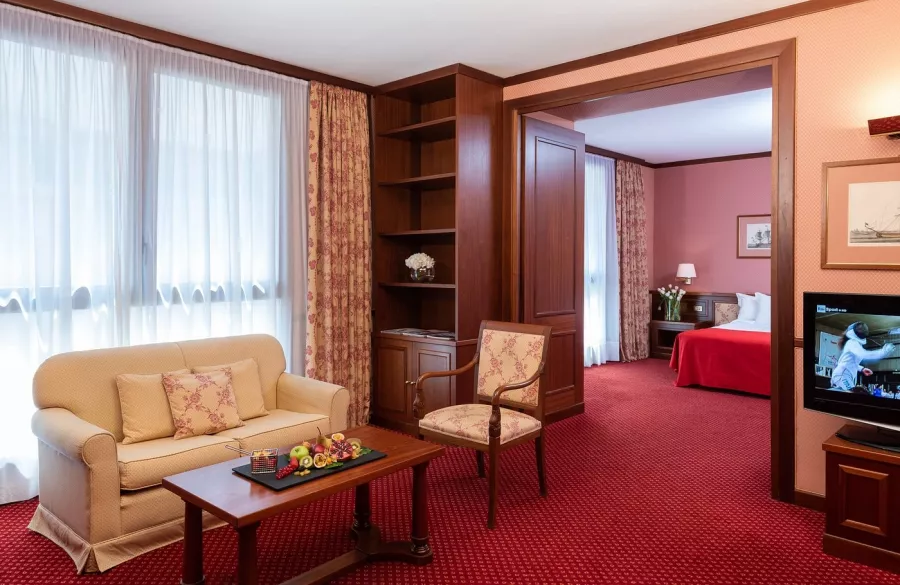 ОтельLeonardo Hotel Milan City Center 4* в Милане: Отель в центре, Фитнесс-центр, Конференц-зал, Ресторан, Открытая терраса, Бар, Трансфер, Шведский стол,