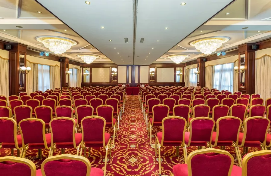 ОтельLeonardo Hotel Milan City Center 4* в Милане: Отель в центре, Фитнесс-центр, Конференц-зал, Ресторан, Открытая терраса, Бар, Трансфер, Шведский стол,