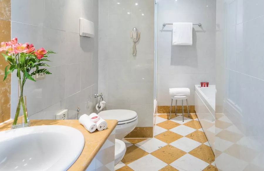 ОтельLeonardo Hotel Milan City Center 4* в Милане: Отель в центре, Фитнесс-центр, Конференц-зал, Ресторан, Открытая терраса, Бар, Трансфер, Шведский стол,