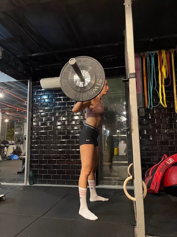 Тренажерный зал "CROSS FIGHT LARA"