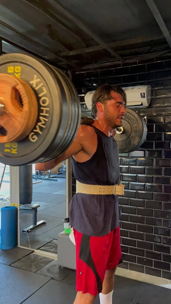 Тренажерный зал "CROSS FIGHT LARA"