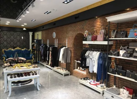 La Mode შოურუმი ტანსაცმლის მაღაზია (Магазин одежды "La Mode ShowRoom")