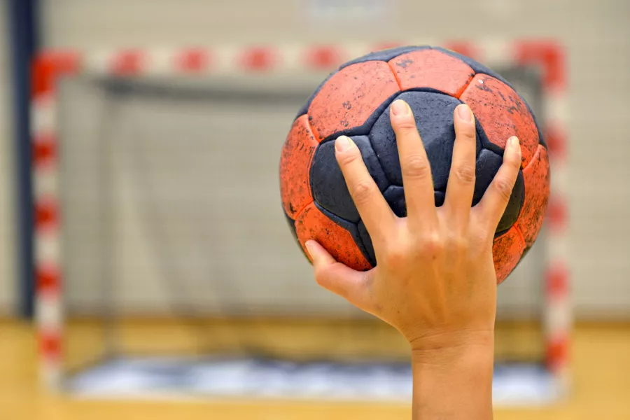 Спортивный комплекс Muratpaşa Belediyesi Süleyman Evcilmen Spor ve Sergi Salonu  в  Анталии