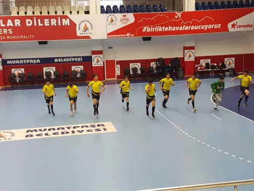 Спортивный комплекс "Muratpaşa Belediyesi Süleyman Evcilmen Spor ve Sergi Salonu"