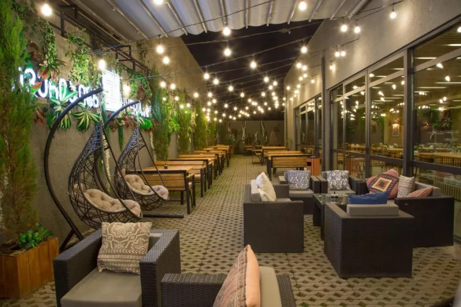 Отель Iveria Inn(სასტუმრო იბერია ინნ) в Тбилиси: Отель, Чилим, Четыре Звезды, Ресторан, Кондиционер, Мини-бар,
