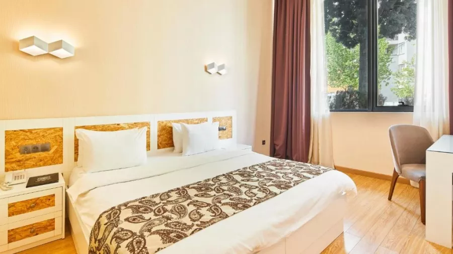 Отель Iveria Inn(სასტუმრო იბერია ინნ) в Тбилиси: Отель, Чилим, Четыре Звезды, Ресторан, Кондиционер, Мини-бар,