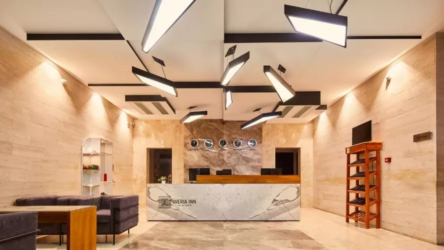 Отель Iveria Inn(სასტუმრო იბერია ინნ) в Тбилиси: Отель, Чилим, Четыре Звезды, Ресторан, Кондиционер, Мини-бар,