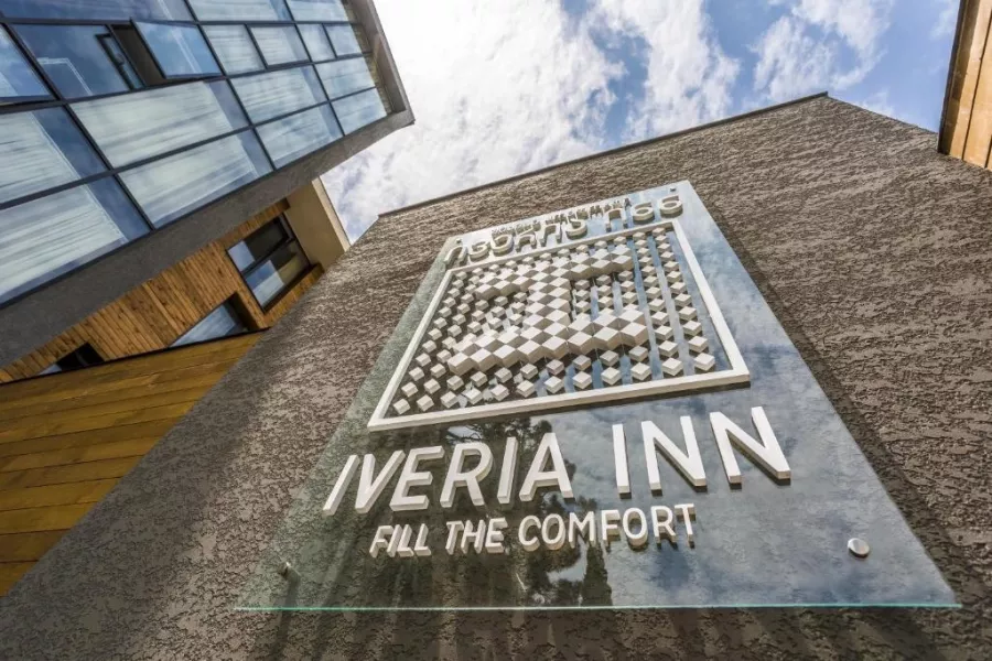 Отель Iveria Inn(სასტუმრო იბერია ინნ) в Тбилиси: Отель, Чилим, Четыре Звезды, Ресторан, Кондиционер, Мини-бар,
