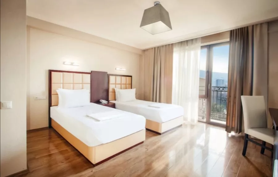 Отель GTM PLAZA(სასტუმრო GTM PLAZA) в Тбилиси: Отель, Чилим, Три Звезды,