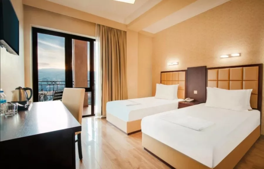 Отель GTM PLAZA(სასტუმრო GTM PLAZA) в Тбилиси: Отель, Чилим, Три Звезды,