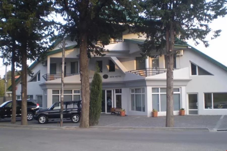 Отель New Hotel (სასტუმროახალი სასტუმრო) в Тбилиси: Отель, Жилье,