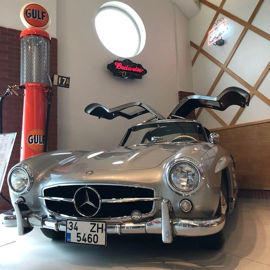 Музей автомобилей (Ural Ataman Classic Car Museum)  в  Стамбуле
