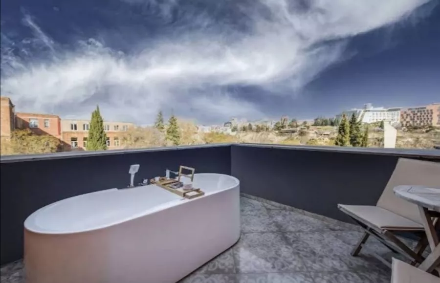 Отель Folk Boutique Hotel (ხალხური ბუტიკი სასტუმრო) в Тбилиси: Отель,