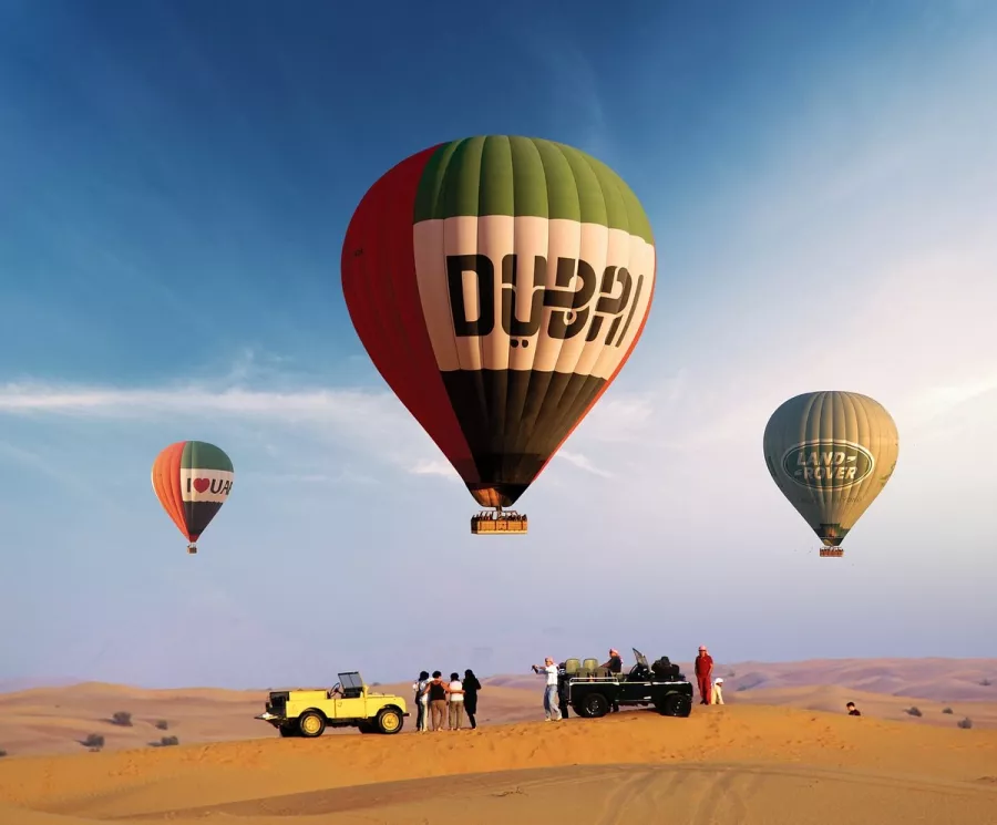 Полёты на воздушном шаре Balloon Adventures Dubai в Дубаи: Полёты на воздушном шаре, Воздушный шар, Полёты в небе, Полёты в пустыне, Полёты в Дубае, Шоу дронов, Завтрак в пустыне, Завтрак в бедуинском лагере,