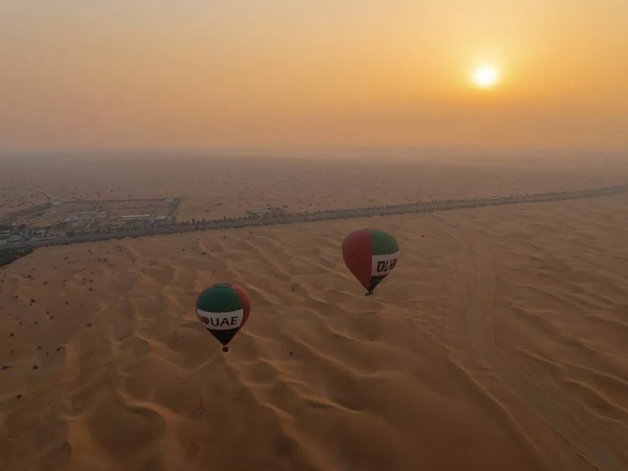 Полёты на воздушном шаре Balloon Adventures Dubai в Дубаи: Полёты на воздушном шаре, Воздушный шар, Полёты в небе, Полёты в пустыне, Полёты в Дубае, Шоу дронов, Завтрак в пустыне, Завтрак в бедуинском лагере,