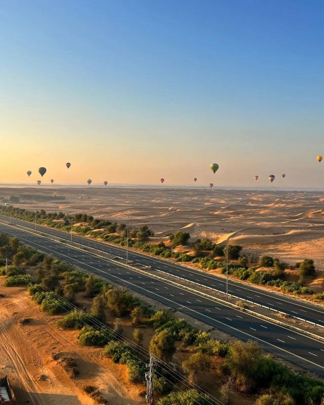Полёты на воздушном шаре Balloon Adventures Dubai в Дубаи: Полёты на воздушном шаре, Воздушный шар, Полёты в небе, Полёты в пустыне, Полёты в Дубае, Шоу дронов, Завтрак в пустыне, Завтрак в бедуинском лагере,