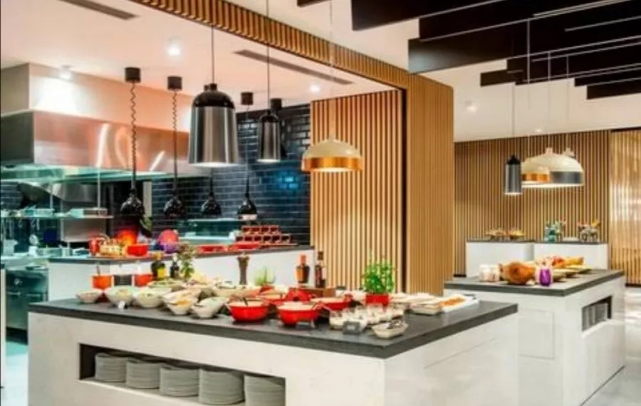 Отель Sheraton Metechi Palace (სასტუმრო შერატონ მეტეხი პალასი) в Тбилиси: Отель, Чилим, Пять Звёзд, Тренажёрный Зал, Конференц Зал, Ресторан, Грузинская Кухня, Бар, СПА Центр, Бассейн,
