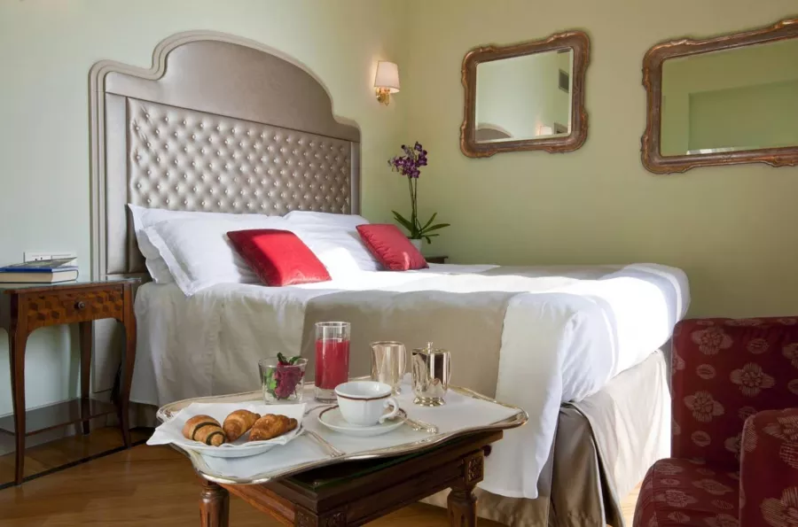 Отель Villa Flori в Комо: Чилим, Отель,