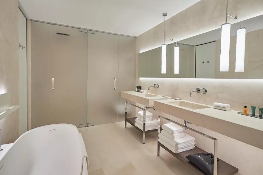 Отель Hilton Lake в Комо: Испания , Отели , Чилим,