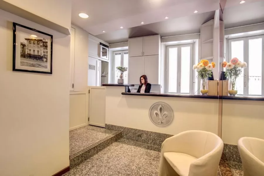 ОтельAlbergo Firenze в Комо: Испания , Отель, Чилим,