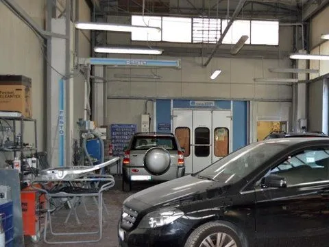Автосервис Carrozzeria Rutilia в Милане: Починка машины , Помощь на дорогах , Покраска авто , Автосервис , Эвакуация , Обслуживание авто , Замена авто , Полировка ,