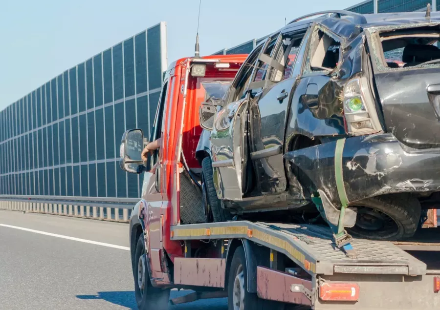 Автосервис Carrozzeria Rutilia в Милане: Починка машины , Помощь на дорогах , Покраска авто , Автосервис , Эвакуация , Обслуживание авто , Замена авто , Полировка ,