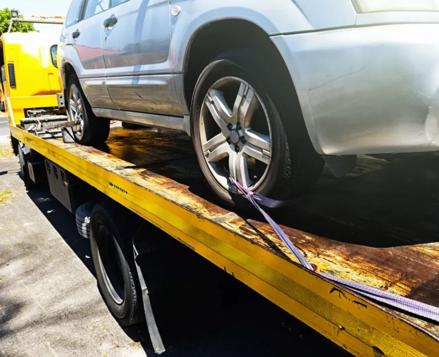 Автосервис Carrozzeria Rutilia в Милане: Починка машины , Помощь на дорогах , Покраска авто , Автосервис , Эвакуация , Обслуживание авто , Замена авто , Полировка ,