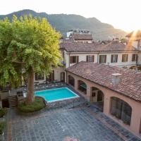 Отель Albergo Le Due Corti в Комо: 4 Звездочный , Отель, Чилим,