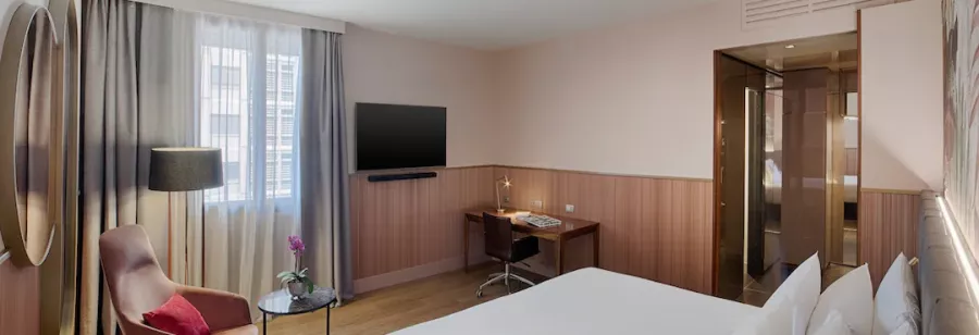 Отель Nh Milano Touring 4* в Милане: Тренажерный зал , Уютные номера, Дизайнерские номера , Конференц-залы , Отель, Ресторан,