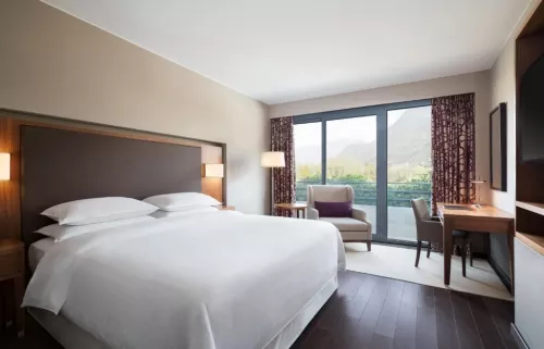 Отель Sheraton Lake Como    в  Комо