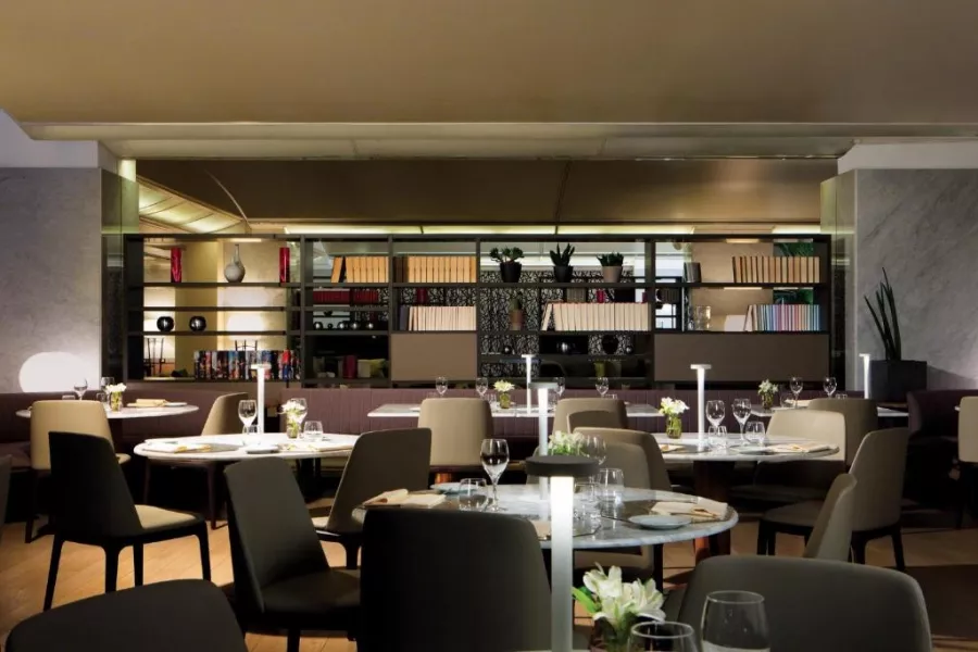 Отель Sheraton Lake Como в Комо: Гостиница, 4 Звездочная, Бассейн , Тренажерный зал , Чилим,