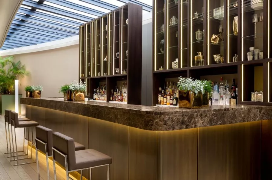 Отель Sheraton Lake Como в Комо: Гостиница, 4 Звездочная, Бассейн , Тренажерный зал , Чилим,