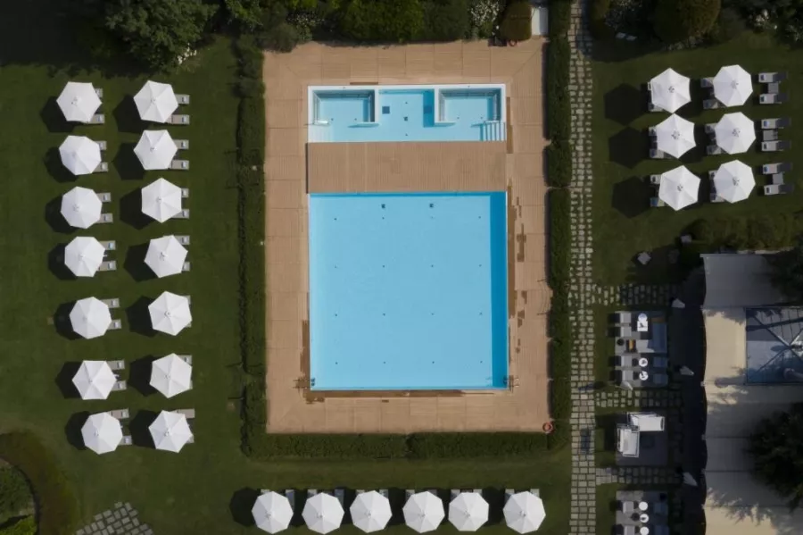 Отель Sheraton Lake Como в Комо: Гостиница, 4 Звездочная, Бассейн , Тренажерный зал , Чилим,